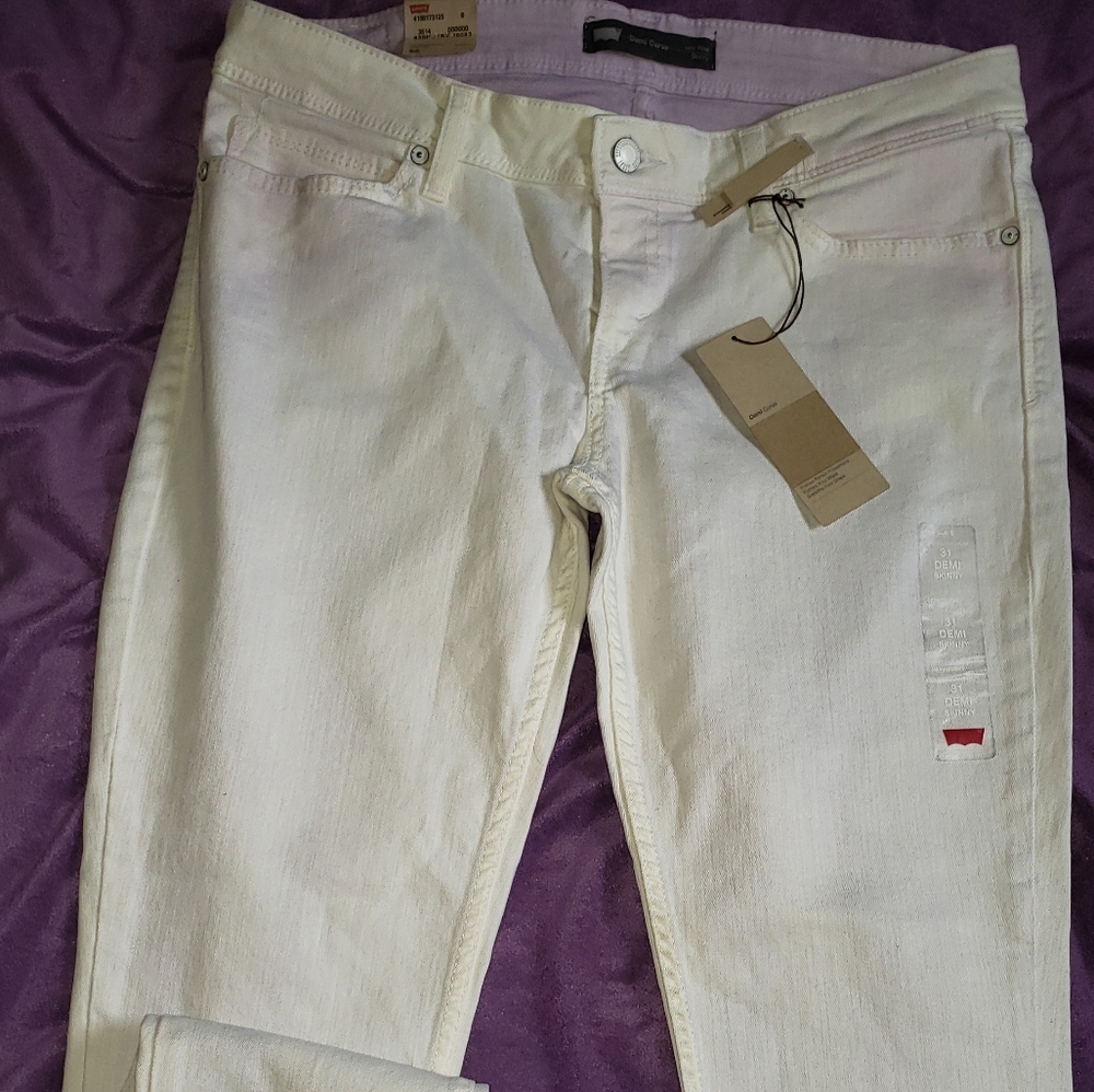 Womens Levi's Cruve Jean's.